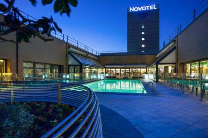 Hotel con piscina e parco in zona Linate