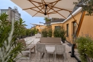 Building con doppia terrazza in Cairoli