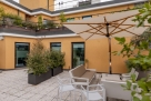 Building con doppia terrazza in Cairoli