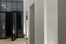 Ampio spazio con vetrine in Cordusio