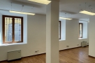 Showroom all'interno di una corte