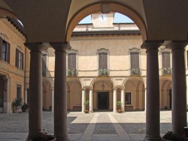 Palazzo Storico Affrescato in Cordusio
