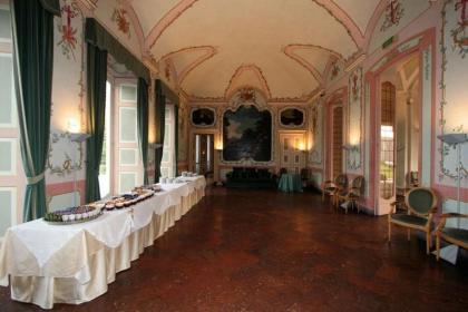 Villa immersa in parco secolare